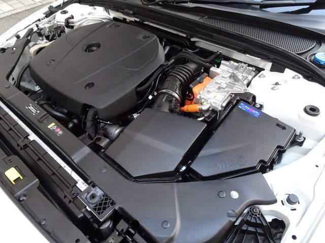 Ｖ６０ リチャージ　ＰＨＶ　Ｔ６　ＡＷＤ　インスクリプション　新車保証継承　禁煙車　正規ディーラー記録簿２枚完備　アップルカープレイ　全周囲カメラ　白本革　全席シートヒータ　ベンチレーション　ＨＵＤ　ＡＣＣ　ハーマンカードンスピーカ　電動ゲート　ＥＴＣ　１９ＡＷ（42枚目）