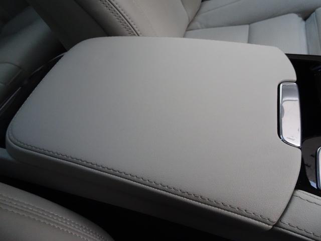 Ｖ６０ リチャージ　ＰＨＶ　Ｔ６　ＡＷＤ　インスクリプション　新車保証継承　禁煙車　正規ディーラー記録簿２枚完備　アップルカープレイ　全周囲カメラ　白本革　全席シートヒータ　ベンチレーション　ＨＵＤ　ＡＣＣ　ハーマンカードンスピーカ　電動ゲート　ＥＴＣ　１９ＡＷ（67枚目）