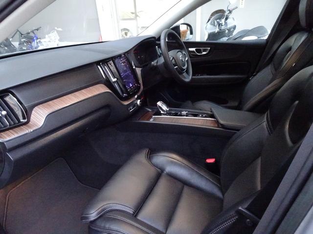 XC60 リチャージ PHV T6 AWD インスクリプション 新車保証継承 1オーナー 禁煙車 正規ディーラー記録簿2枚完備 2023年モデル 車検整備付き 走行4708キロ 純正ナビ 黒革 全席シートヒーター ベンチレーション サンルーフ HUD 前後ドラレコ(48枚目)