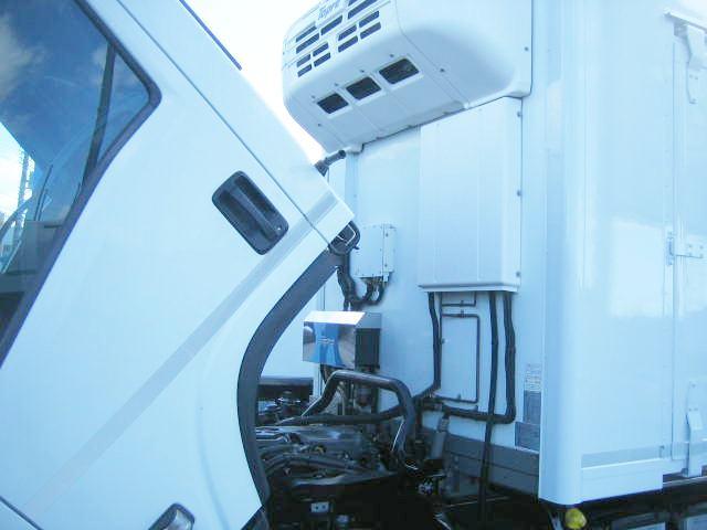 エルフトラック 　冷蔵冷凍車　中温冷凍車　ワイドロング冷蔵冷凍車　２室可動式冷蔵冷凍車　２エバ冷蔵冷凍車　加温機能付冷蔵冷凍車（24枚目）