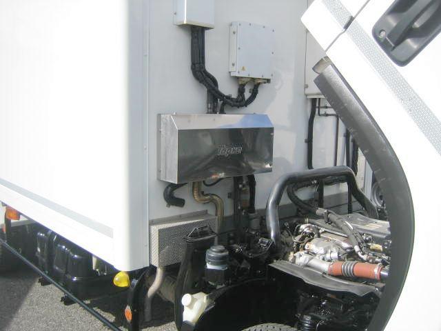エルフトラック 　冷蔵冷凍車　中温冷凍車　ワイドロング冷蔵冷凍車　加温機能付冷蔵冷凍車　２室２エバ冷蔵冷凍車（23枚目）
