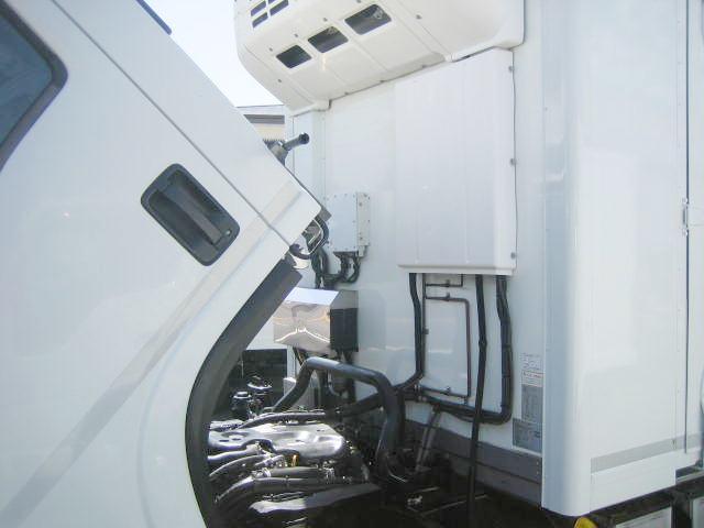 エルフトラック 　冷蔵冷凍車　中温冷凍車　ワイドロング冷蔵冷凍車　２室２エバ冷蔵冷凍車　加温機能付冷蔵冷凍車（24枚目）