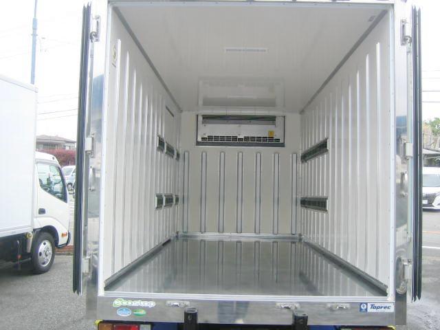エルフトラック 　冷蔵冷凍車　低温冷凍車　３ｔセミロング冷蔵冷凍車　リヤ３枚開　ラッシングレール２段　バックカメラ　床ステンレス（5枚目）