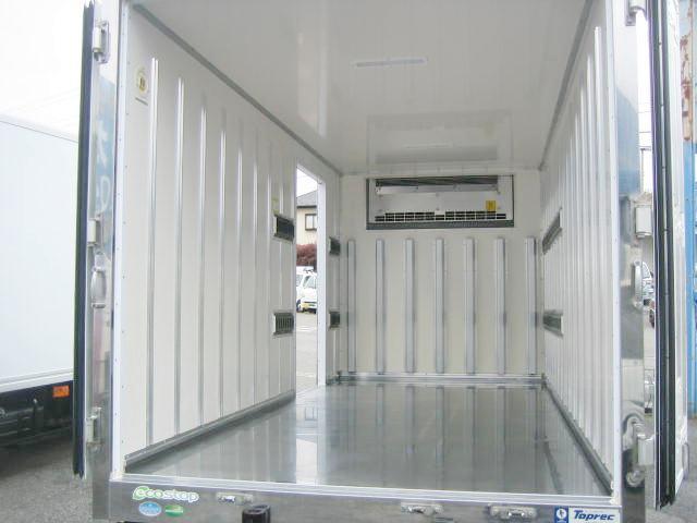 エルフトラック 　冷蔵冷凍車　低温冷凍車　３ｔセミロング冷蔵冷凍車　リヤ３枚開　ラッシングレール２段　バックカメラ　床ステンレス（12枚目）