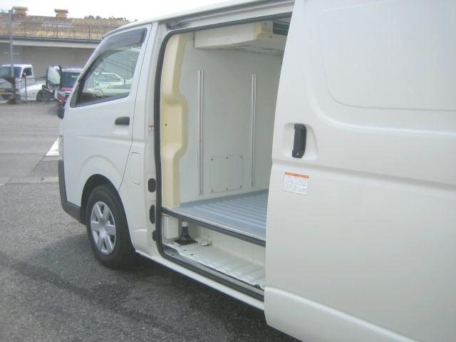 レジアスエースバン 　冷蔵冷凍車　低温冷凍車　－２２度設定　ディーゼルターボ　バックカメラ　デンソー製　車検整備付（13枚目）