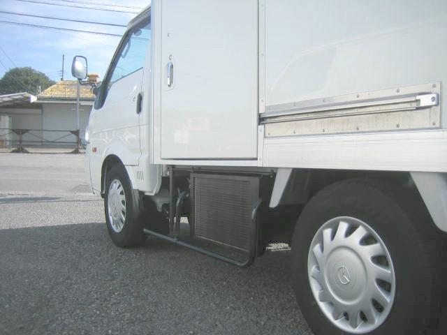 ボンゴトラック 　冷蔵冷凍車　中温冷凍車　－７度設定　床ステンレス　デンソー製　ナビゲーション　バックカメラ　車検整備付（14枚目）