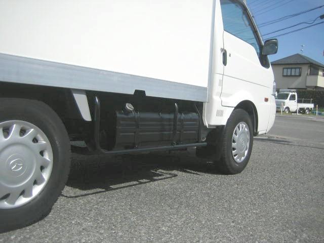 ボンゴトラック 　冷蔵冷凍車　中温冷凍車　－７度設定　床ステンレス　デンソー製　ナビゲーション　バックカメラ　車検整備付（16枚目）