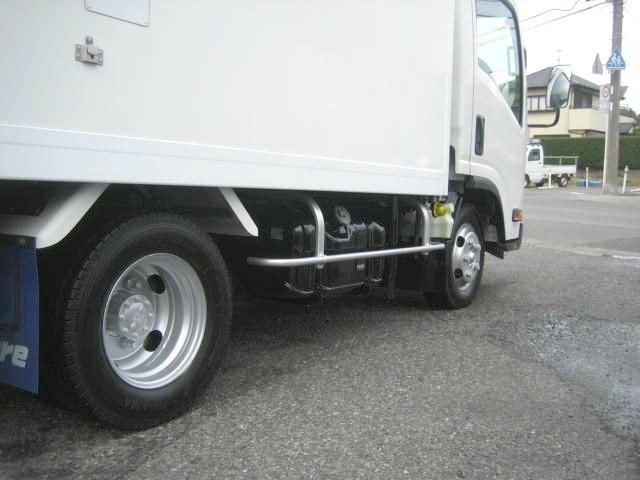 エルフトラック 冷蔵冷凍車 低温冷凍車 スタンバイ装置 サイドスライドドア 床縞アルミ ラッシングレール2段 東プレ製 -30度設定 断熱100mm レンタアップ 車検整備付 バックカメラ ナビゲーション(14枚目)