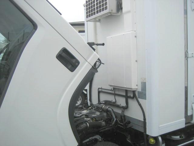 エルフトラック 冷蔵冷凍車 低温冷凍車 スタンバイ装置 サイドスライドドア 床縞アルミ ラッシングレール2段 東プレ製 -30度設定 断熱100mm レンタアップ 車検整備付 バックカメラ ナビゲーション(20枚目)