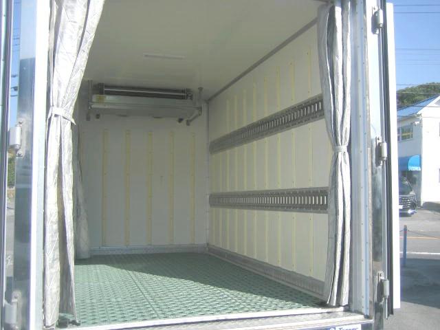 エルフトラック 冷蔵冷凍車 低温冷凍車 スタンバイ装置 サイドスライドドア ラッシングレール2段 床縞アルミ 東プレ製 -30度設定 レンタアップ 車検整備付 バックカメラ・ナビゲーション 2t10尺 断熱100mm(7枚目)