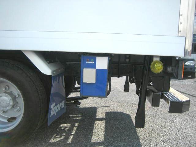 エルフトラック 冷蔵冷凍車 低温冷凍車 スタンバイ装置 サイドスライドドア ラッシングレール2段 床縞アルミ 東プレ製 -30度設定 レンタアップ 車検整備付 バックカメラ・ナビゲーション 2t10尺 断熱100mm(17枚目)