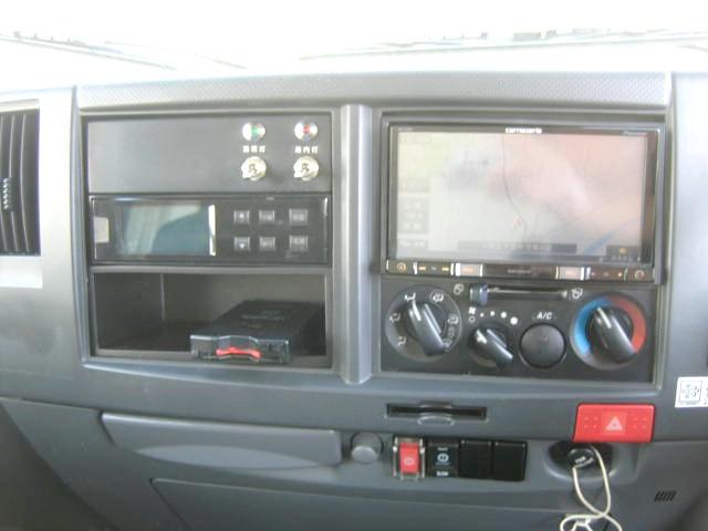 エルフトラック 冷蔵冷凍車 低温冷凍車 スタンバイ装置 サイドスライドドア ラッシングレール2段 床縞アルミ 東プレ製 -30度設定 レンタアップ 車検整備付 バックカメラ・ナビゲーション 2t10尺 断熱100mm(28枚目)