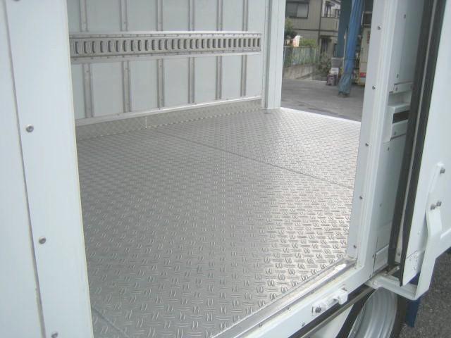 キャンター 　冷蔵冷凍車　中温冷凍車　垂直パワーゲート　２ｔ１０尺　床縞アルミ　ラッシングレール２段　サイドスライドドア　エバハウス仕様　東プレ製　整備手帳　取説　記録簿　車検整備付　バックカメラ　ドラレコ　ＥＴＣ（10枚目）