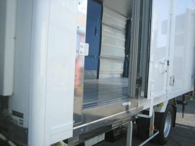 エルフトラック 　冷蔵冷凍車　低温冷凍車　スタンバイ装置　サイドスライドドア　エバハウス仕様　床キーストン　リヤ３枚開　菱重製　－３０度設定　ラッシングレール２段　バックカメラ　車券整備付　冷凍機メーカー点検（9枚目）