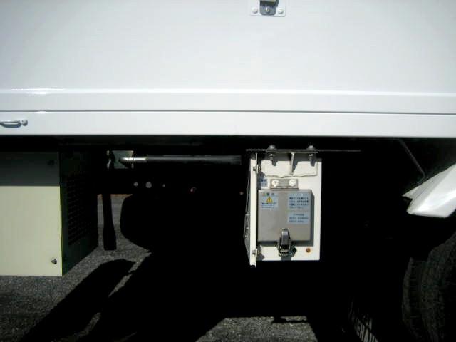 エルフトラック 　冷蔵冷凍車　低温冷凍車　スタンバイ装置　サイドスライドドア　エバハウス仕様　床キーストン　リヤ３枚開　菱重製　－３０度設定　ラッシングレール２段　バックカメラ　車券整備付　冷凍機メーカー点検（20枚目）