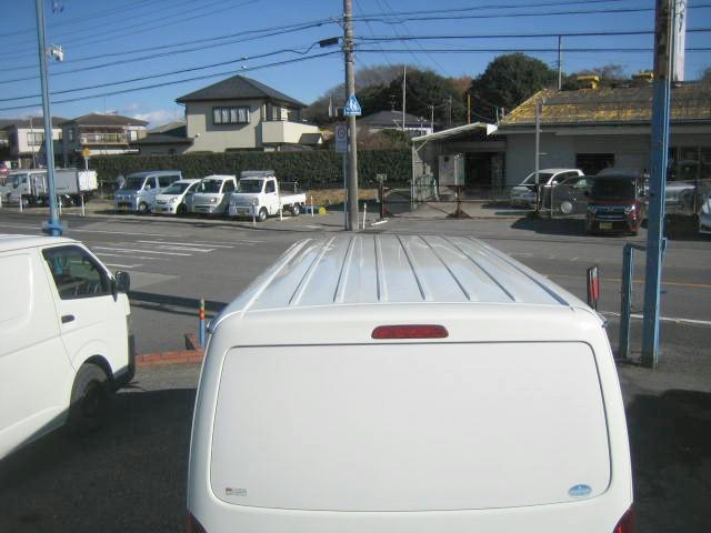 ハイエースバン 　冷蔵冷凍車　低温冷凍車　－２２度設定　ディーゼルターボ　中温強化バン　デンソー製　ナビゲーション　ドラレコ　バックカメラ　オートマ車　車検整備付　冷凍機メーカー点検（5枚目）
