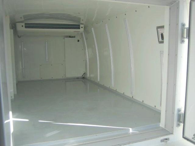 ハイエースバン 　冷蔵冷凍車　低温冷凍車　－２２度設定　ディーゼルターボ　中温強化バン　デンソー製　ナビゲーション　ドラレコ　バックカメラ　オートマ車　車検整備付　冷凍機メーカー点検（9枚目）