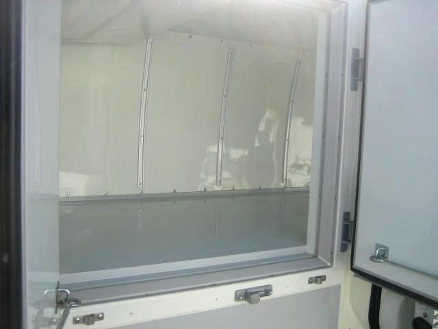 ハイエースバン 　冷蔵冷凍車　低温冷凍車　－２２度設定　ディーゼルターボ　中温強化バン　デンソー製　ナビゲーション　ドラレコ　バックカメラ　オートマ車　車検整備付　冷凍機メーカー点検（12枚目）