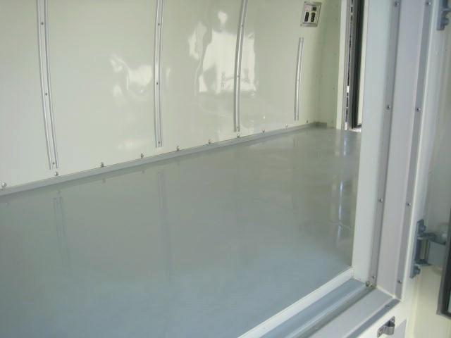 ハイエースバン 　冷蔵冷凍車　低温冷凍車　－２２度設定　ディーゼルターボ　中温強化バン　デンソー製　ナビゲーション　ドラレコ　バックカメラ　オートマ車　車検整備付　冷凍機メーカー点検（13枚目）