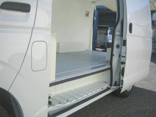 ハイエースバン 　冷蔵冷凍車　低温冷凍車　－２２度設定　ディーゼルターボ　デンソー製　バックカメラ　車検歳暮付　冷凍機メーカー点検（9枚目）