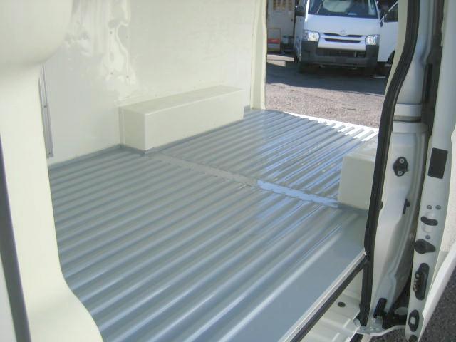ハイエースバン 　冷蔵冷凍車　低温冷凍車　－２２度設定　ディーゼルターボ　デンソー製　バックカメラ　車検歳暮付　冷凍機メーカー点検（10枚目）