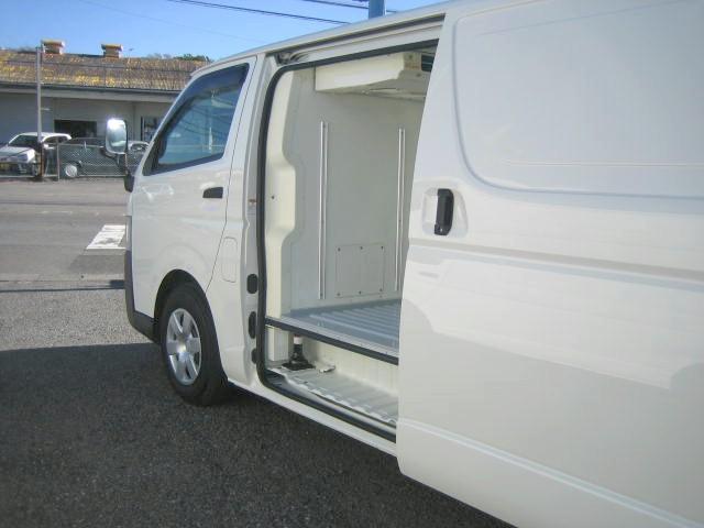 ハイエースバン 　冷蔵冷凍車　低温冷凍車　－２２度設定　ディーゼルターボ　デンソー製　バックカメラ　車検歳暮付　冷凍機メーカー点検（13枚目）