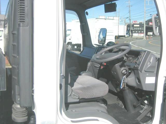 エルフトラック 　冷蔵冷凍車　中温冷凍車　ワイドロング　加温機能　エバハウス　サイドスライドドア　ラッシングレール２段　床縞アルミ　２室可動式　２エバリヤ３枚開　東プレ製　車検整備付　冷凍機メーカー点検　バックカメラ（25枚目）