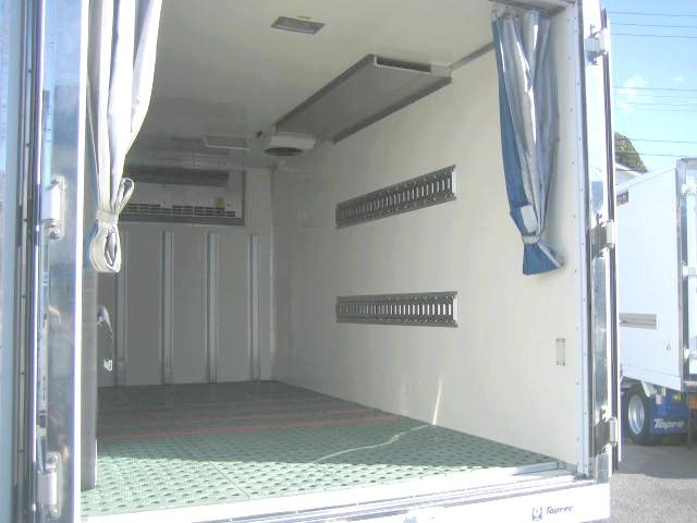 エルフトラック 　冷蔵冷凍車　低温冷凍車　セミロング　ラッシングレール２段　後室ファン　マット付　サイドスライドドア　エバハウス　東プレ製　バックカメラ付　車検整備付　冷凍機メーカー点検　車輛総重量５ｔ未満　オートマ車（7枚目）