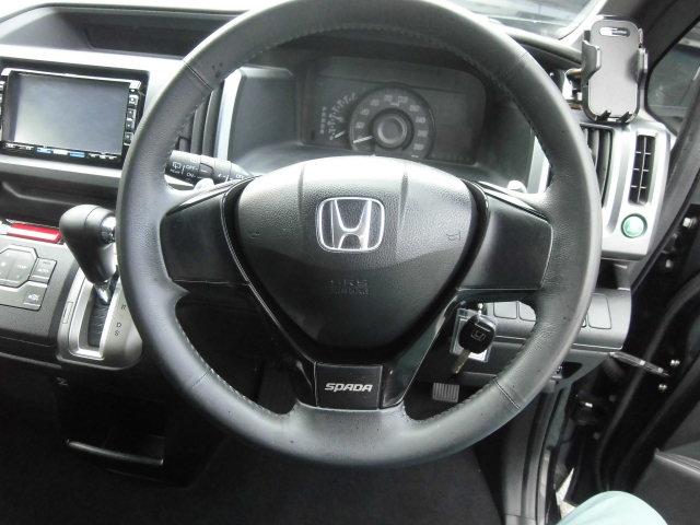 ステップワゴンスパーダ S ETC バックカメラ TV 両側スライド・片側電動 HID キーレスエントリー 電動格納ミラー 後席モニター 3列シート フルフラット CVT アルミホイール 記録簿 盗難防止システム 衝突安全ボディ(2枚目)