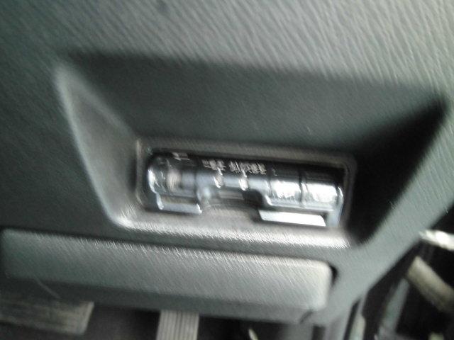 ステップワゴンスパーダ S ETC バックカメラ TV 両側スライド・片側電動 HID キーレスエントリー 電動格納ミラー 後席モニター 3列シート フルフラット CVT アルミホイール 記録簿 盗難防止システム 衝突安全ボディ(7枚目)