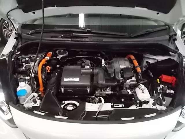 e:HEVホーム 禁煙車 専用9インチナビ 前後ドラレコ クルコン 禁煙車 スマートキー アイドリングストップ 衝突被害軽減ブレーキ ワンオーナー LEDヘッドライト Rカメラ オートエアコン キーレス 地デジ CD(20枚目)