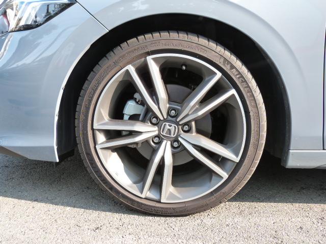 シビック ｅ：ＨＥＶＥＸ　元試乗車　禁煙　パノラミックサンルーフ　Ｇｏｏｇｌｅ搭載ホンダコネクトディスプレイ　渋滞追従機能　トラフィックジャムアシスト　前後ドラレコ　パドルシフト　ＥＴＣ２，０　シートヒーター　パーキングセンサ（35枚目）