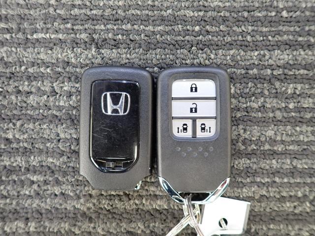 ステップワゴンスパーダ スパーダ・クールスピリット ホンダセンシング 禁煙 ドラレコ 純正ナビ 両電動スライド Bluetooth リアカメラ コンビシート シートヒーター ドアバイザー リア席サンシェード シートバックテーブル LED サイドエアバッグ ETC2.0(46枚目)