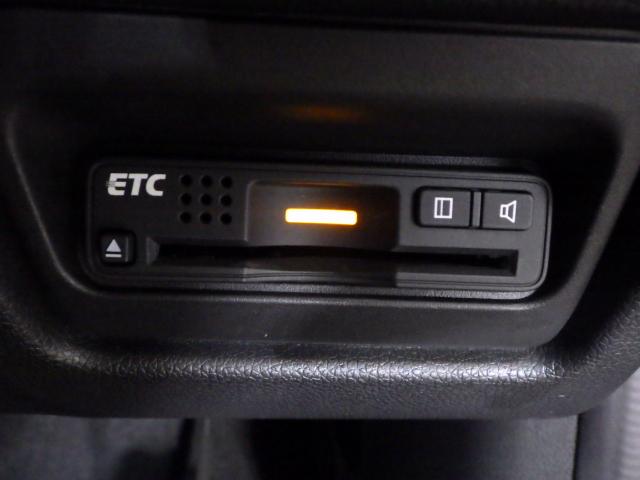 ステップワゴンスパーダ スパーダ　禁煙１オーナー　大型９インチナビ　ＡｐｐｌｅＣａｒＰｌａｙ　リアカメラ　両電動スライドドア　ドアバイザー　リア席サンシェード　シートバックテーブル　ＬＥＤライト　フォグライト　ＥＴＣ　サイドエアバッグ（32枚目）