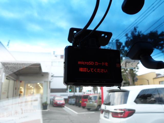 フリードハイブリッド ジャストセレクション　禁煙１オーナー　前後コーナーセンサー　前後ドラレコ　カロッツェリアナビ　リアカメラ　左電動スライドドア　ＥＴＣ　ＨＩＤライト　クルーズコントロール　横滑り防止ＶＳＡ　ドアバイザー　ＵＳＢ　ＡＵＸ　ＰＳ（15枚目）