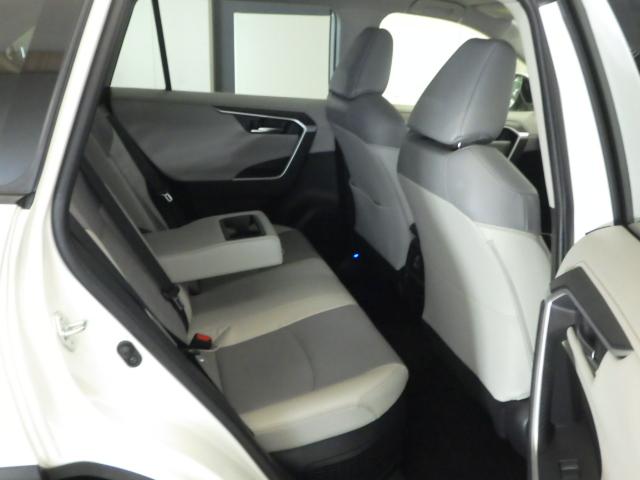 RAV4 ハイブリッドG 禁煙1オーナー 9インチナビ インテリアイルミ バックモニター セーフティセンス クリアランスソナー パワーテールゲート レーザークルコン パーキングサポート ETC2.0 プリクラッシュセーフティ(32枚目)