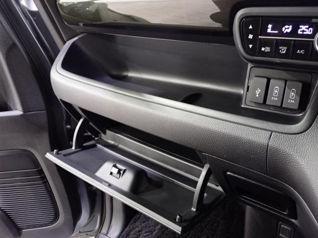 N-BOXカスタム G・Lホンダセンシング 禁煙1オーナー 大型8インチナビ リアドラレコ 両電動スライドドア シートヒーター AppleCarPlay ドアバイザー LEDライト USB リア席サンシェード サイドエアバッグ ETC 追従走行(38枚目)