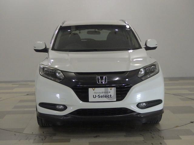 ヴェゼル ハイブリッドＸ・Ｌパッケージ　禁煙車　人気のホワイトパール　４ＷＤ　メーカーオプションナビ　フルセグ　Ｂｌｕｅｔｏｏｔｈ　ＤＶＤ　リアカメラ　あんしんパッケージ　サイド＆カーテンＳＲＳ　コンビシート　シートヒーター　ＥＴＣ　ＶＳＡ（8枚目）