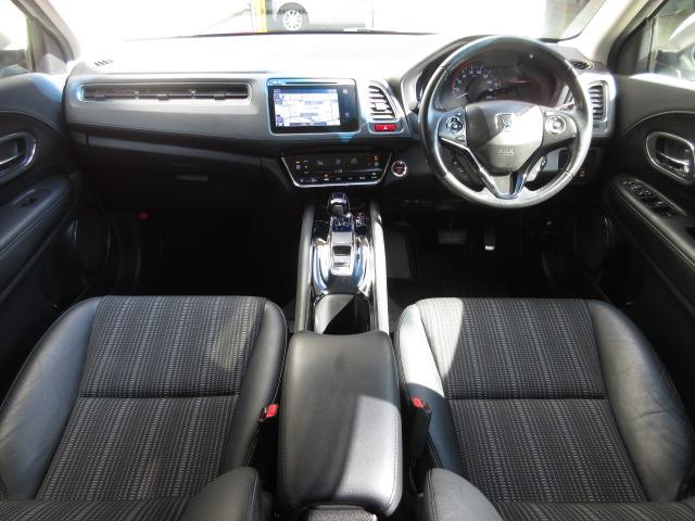 ヴェゼル ハイブリッドＸ・Ｌパッケージ　禁煙車　人気のホワイトパール　４ＷＤ　メーカーオプションナビ　フルセグ　Ｂｌｕｅｔｏｏｔｈ　ＤＶＤ　リアカメラ　あんしんパッケージ　サイド＆カーテンＳＲＳ　コンビシート　シートヒーター　ＥＴＣ　ＶＳＡ（13枚目）