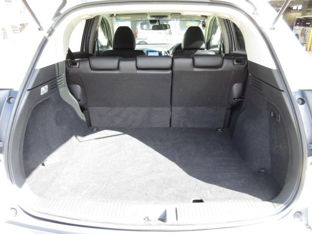 ヴェゼル ハイブリッドＸ・Ｌパッケージ　禁煙車　人気のホワイトパール　４ＷＤ　メーカーオプションナビ　フルセグ　Ｂｌｕｅｔｏｏｔｈ　ＤＶＤ　リアカメラ　あんしんパッケージ　サイド＆カーテンＳＲＳ　コンビシート　シートヒーター　ＥＴＣ　ＶＳＡ（32枚目）