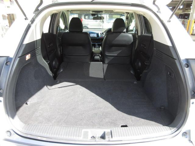 ヴェゼル ハイブリッドＸ・Ｌパッケージ　禁煙車　人気のホワイトパール　４ＷＤ　メーカーオプションナビ　フルセグ　Ｂｌｕｅｔｏｏｔｈ　ＤＶＤ　リアカメラ　あんしんパッケージ　サイド＆カーテンＳＲＳ　コンビシート　シートヒーター　ＥＴＣ　ＶＳＡ（34枚目）