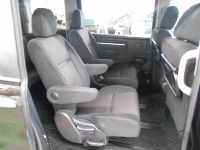 ステップワゴンスパーダ ｅ：ＨＥＶスパーダＧホンダセンシング　禁煙１オーナー　リア席モニター　大型９インチナビ　両電動スライドドア　前後ドラレコ　渋滞追従　ＡｐｐｌｅＣａｒＰｌａｙ　ドアバイザー　リア席サンシェード　シートバックテーブル　ＥＴＣ２．０　ＬＥＤ（12枚目）