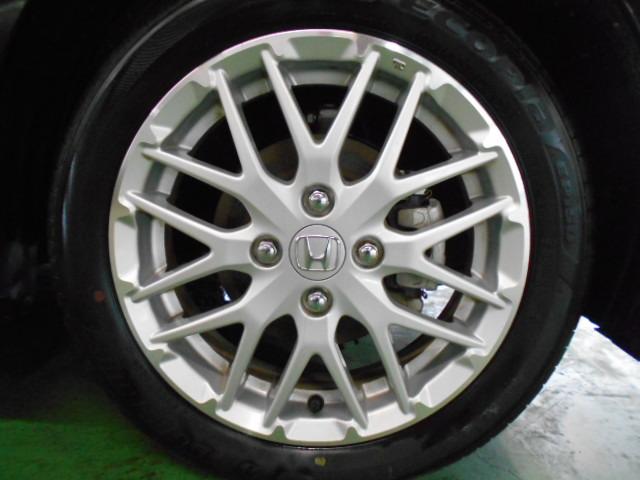 N-BOXカスタム Lターボ 禁煙車 純正ナビ リアカメラdeあんしん+3 両電動スライドドア パドルシフト USB ドアバイザー アルミホイール 後席サンシェード シートバックテーブル フォグライト 渋滞追従 パーキングセンサー(25枚目)