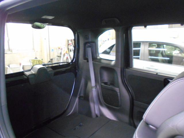 N-BOXカスタム Lターボ 禁煙車 純正ナビ リアカメラdeあんしん+3 両電動スライドドア パドルシフト USB ドアバイザー アルミホイール 後席サンシェード シートバックテーブル フォグライト 渋滞追従 パーキングセンサー(39枚目)