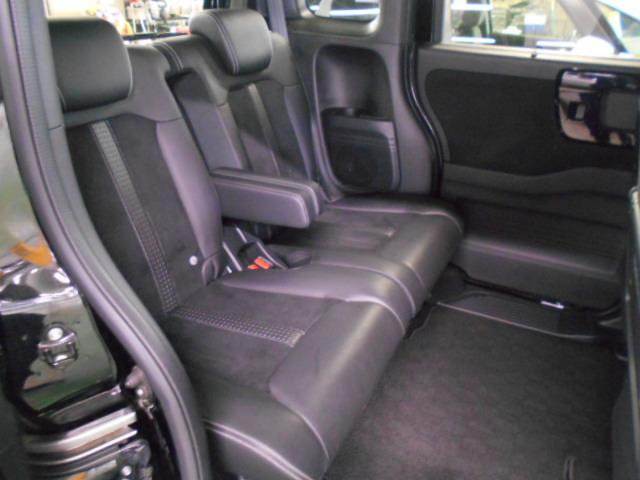 N-BOXカスタム Lターボ 禁煙車 純正ナビ リアカメラdeあんしん+3 両電動スライドドア パドルシフト USB ドアバイザー アルミホイール 後席サンシェード シートバックテーブル フォグライト 渋滞追従 パーキングセンサー(41枚目)