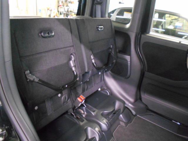 N-BOXカスタム Lターボ 禁煙車 純正ナビ リアカメラdeあんしん+3 両電動スライドドア パドルシフト USB ドアバイザー アルミホイール 後席サンシェード シートバックテーブル フォグライト 渋滞追従 パーキングセンサー(42枚目)