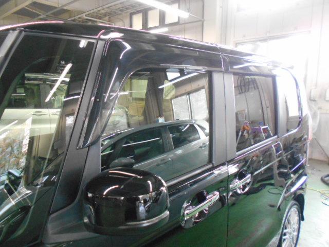 N-BOXカスタム Lターボ 禁煙車 純正ナビ リアカメラdeあんしん+3 両電動スライドドア パドルシフト USB ドアバイザー アルミホイール 後席サンシェード シートバックテーブル フォグライト 渋滞追従 パーキングセンサー(44枚目)