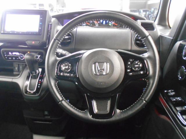 N-BOXカスタム Lターボ 禁煙車 純正ナビ リアカメラdeあんしん+3 両電動スライドドア パドルシフト USB ドアバイザー アルミホイール 後席サンシェード シートバックテーブル フォグライト 渋滞追従 パーキングセンサー(45枚目)