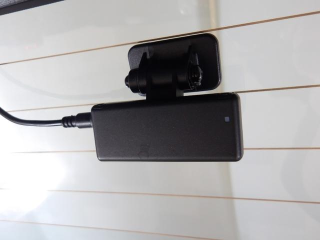 ヴォクシー Ｓ－Ｚ　禁煙車　パノラミックビューモニター　アドバンストパーク　１０．５インチコネクティッドプラス　セーフティセンス　レーダークルコン　前後ドラレコ　コンビシート　ＡｐｐｌｅＰｌａｙ　シートヒーター　ＵＳＢ（17枚目）