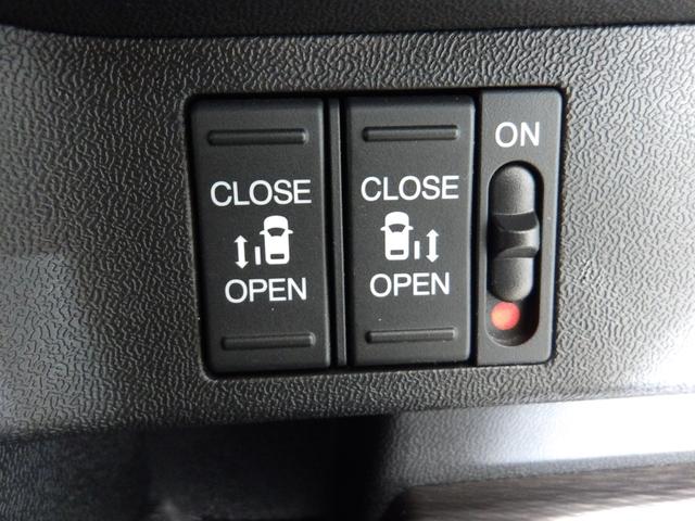 ステップワゴンスパーダ スパーダ・クールスピリットホンダセンシング　禁煙１オーナー　前後ドラレコ　リンクＵＰフリーナビ　両電動スライド　ドアバイザー　オートリトラミラー　ＥＴＣ２．０　コンビシート　シートヒーター　パドルシフト　Ｂｌｕｅｔｏｏｔｈ　センターテーブル（18枚目）